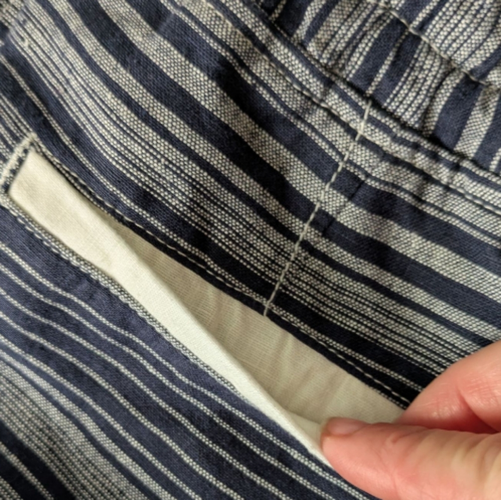 Athleta Linen Navy Striped Retro Style Pull-On Elastic Waist Shorts Women's 4 - Picture 2 of 13